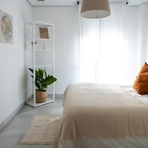 Homely Larios , Málaga Spagna