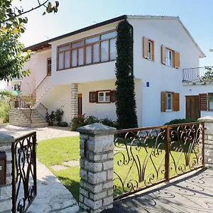 Leo , Rovigno Croazia